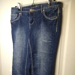 Maurices original dark wash denim capris zip button close. Size 5/6